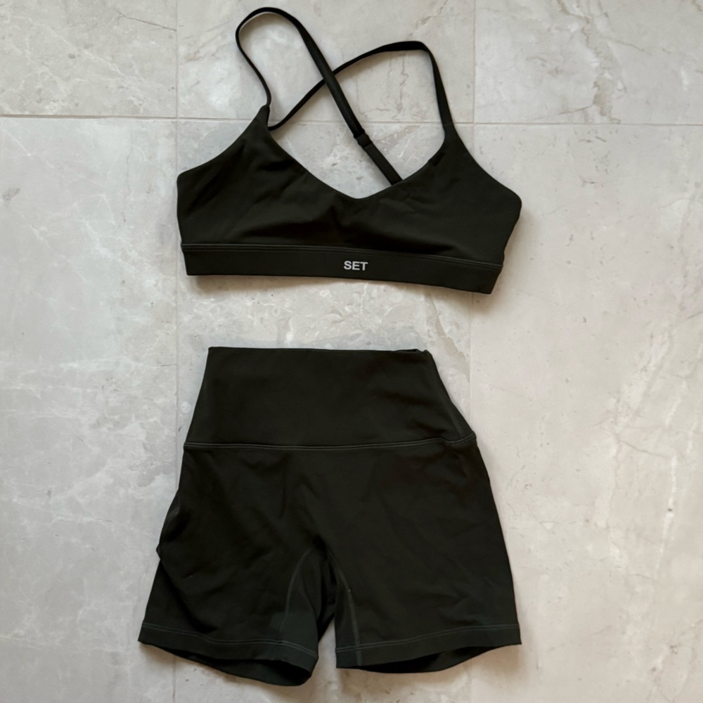 Size S SPORTBODY® CROSS V BRA and BIKE SHORTS - AFTER HOURS